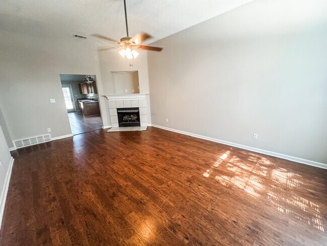 Building Photo - 6840 Mikayla Ln