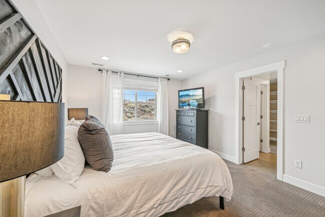 Building Photo - 1124 Wasatch Spring Rd