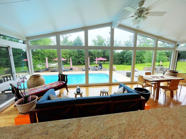 Building Photo - 13209 Lantern Hollow Dr