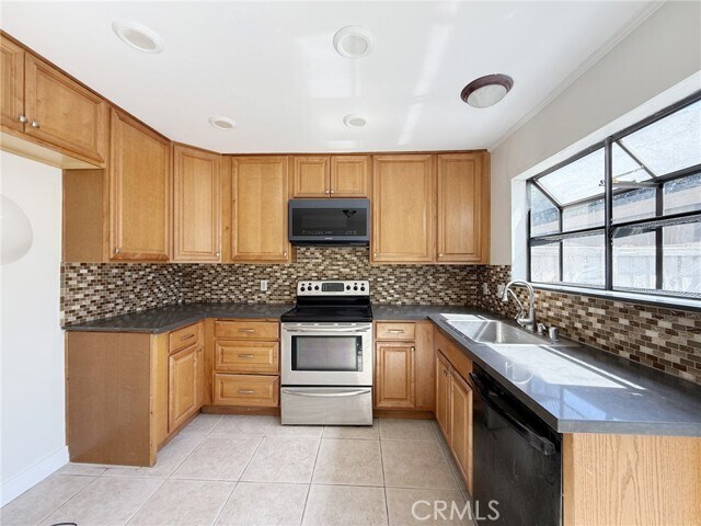 Building Photo - 231 Springview