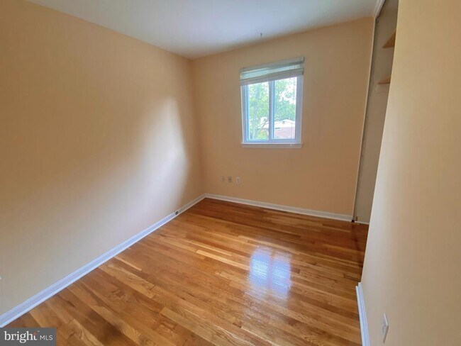 Building Photo - 8121 Edmonton Ct