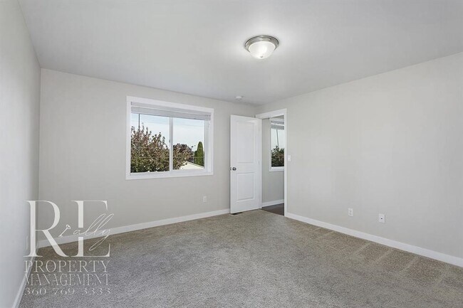 Building Photo - Bright View Home in the Heart of Silverdale on a Quiet Dead-End Road