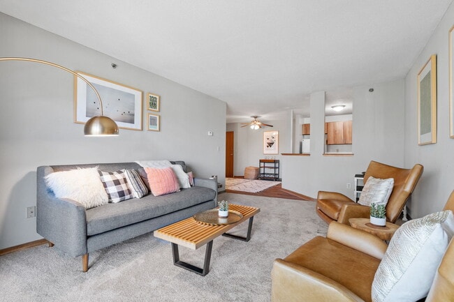 Building Photo - Minnetonka Hills Apartments