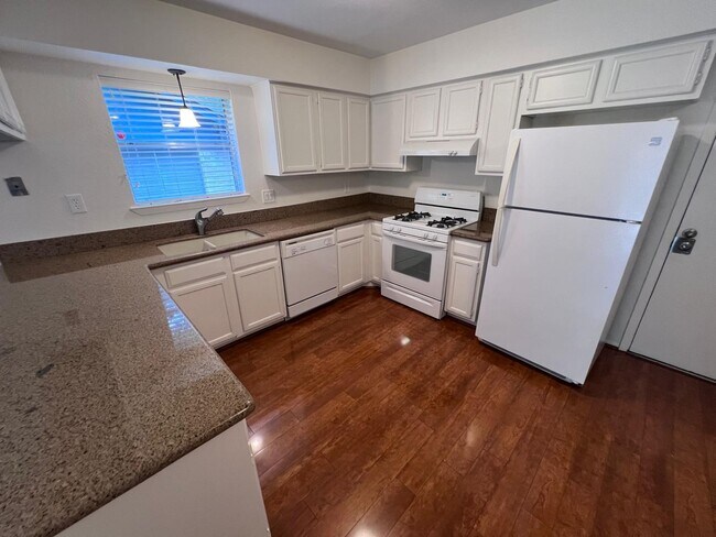 Building Photo - 21 N Waxberry Rd