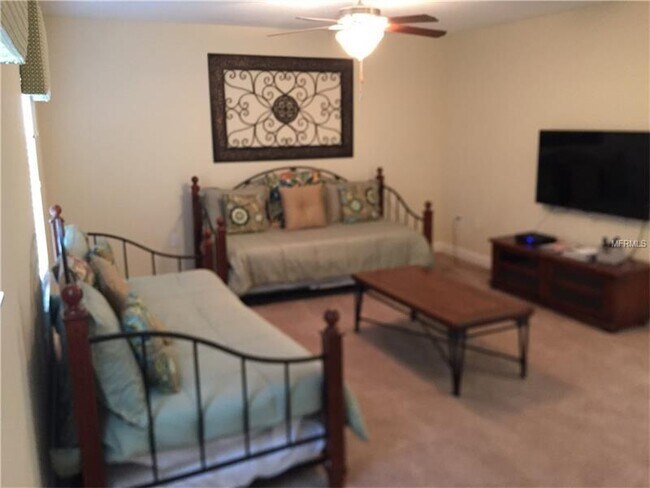 Building Photo - GORGEOUS SINGLE FAMILY HOME, PROFESSIONALLY DECORATED, FULLY FURNISHED
