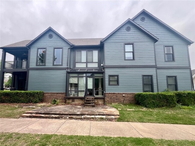 Building Photo - 917 NE Arleta Gardens