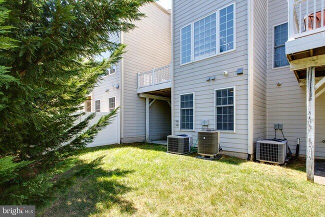Building Photo - 7741 Crystal Brook Way