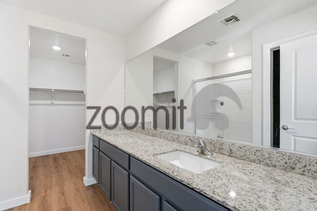 Building Photo - Amazing home in wonderful Ghost Hollow Ranch