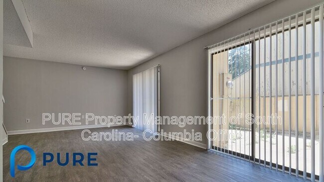 Building Photo - 521 Hickory Hill Dr