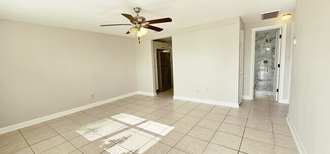 Building Photo - 1513 Braund St