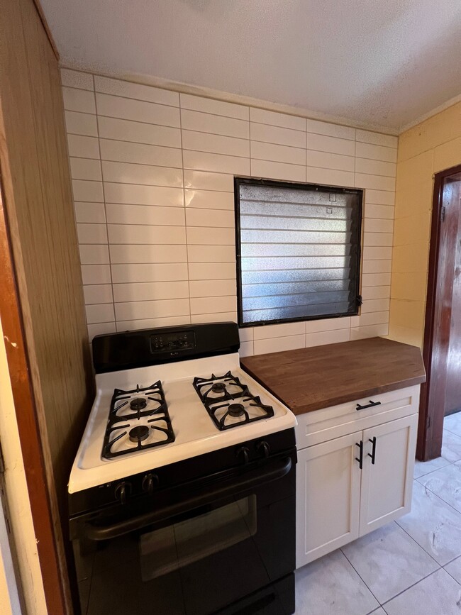 Building Photo - 178 Eleu Pl