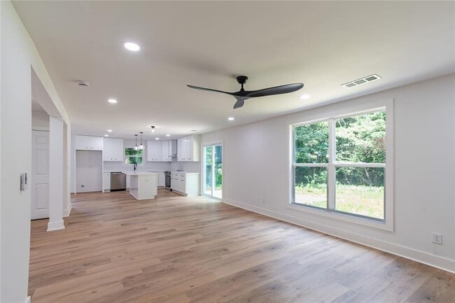 Building Photo - 2601 Garland Way