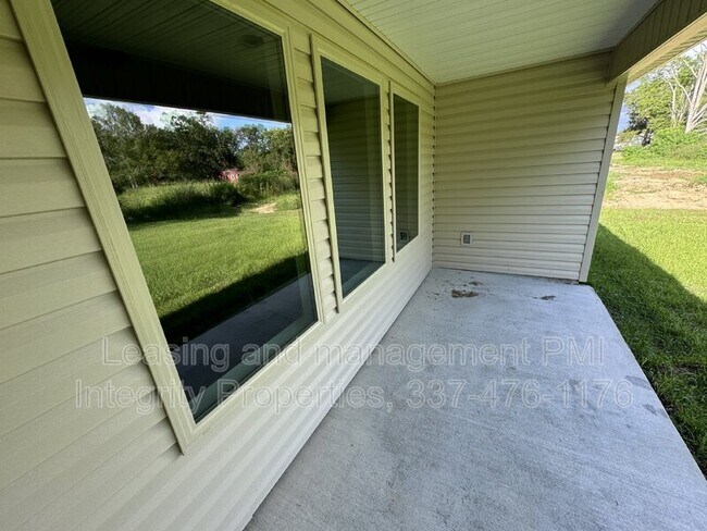 Building Photo - 119 Hill View Drive