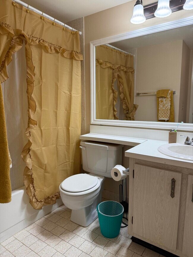 Building Photo - 329 Knotty Pine Cir