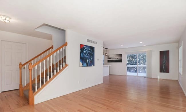 Building Photo - Spacious & Stylish 4-Bed, 4-Bath Townhome in Desirable North Normal