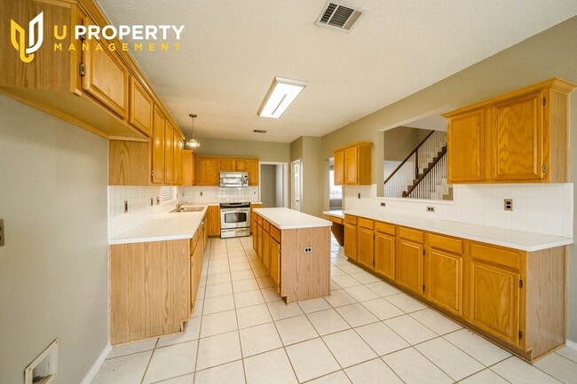Building Photo - A Sweety Corner Home in Lewisville, Don't ...