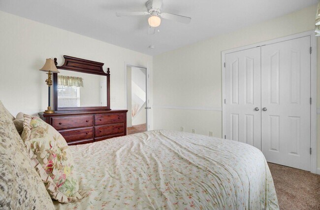 Building Photo - 1428 Bloomingdale Ln