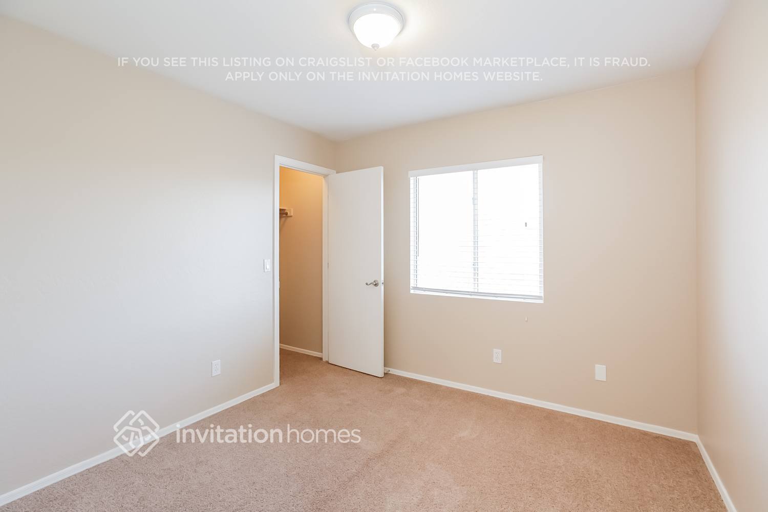 Building Photo - 11718 W Laurel Ln