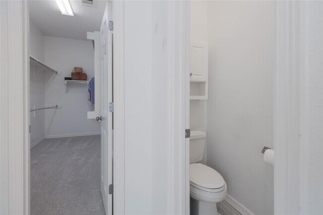 Building Photo - 2279 Fernspring Dr