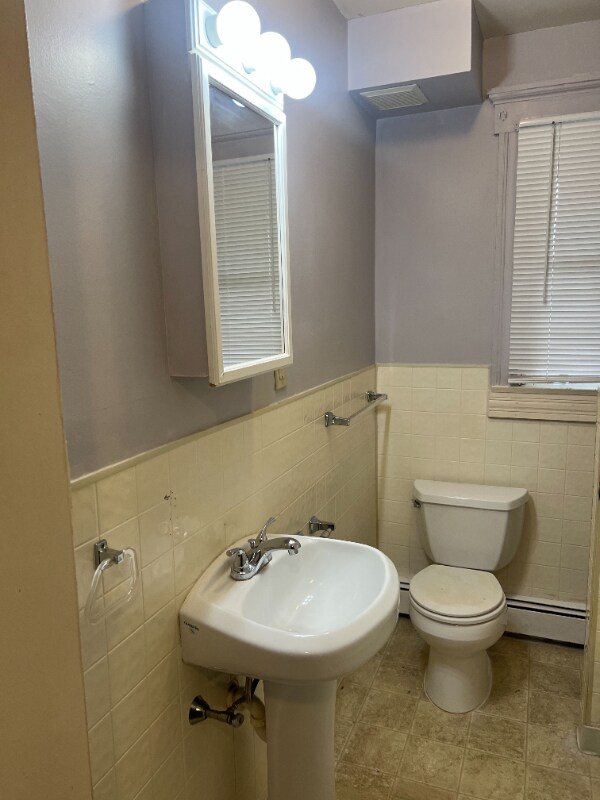 Building Photo - 128-130 Barney St