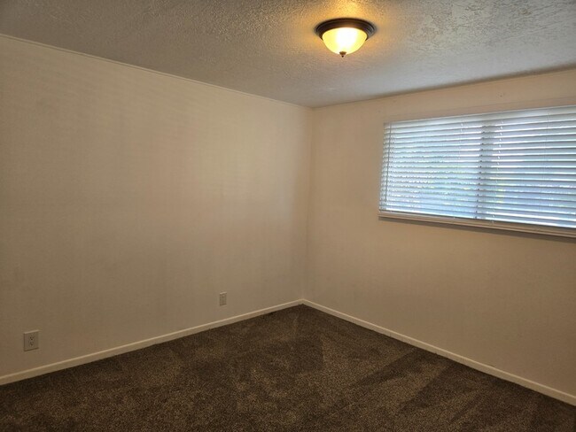 Building Photo - 3906 Boothill Cir