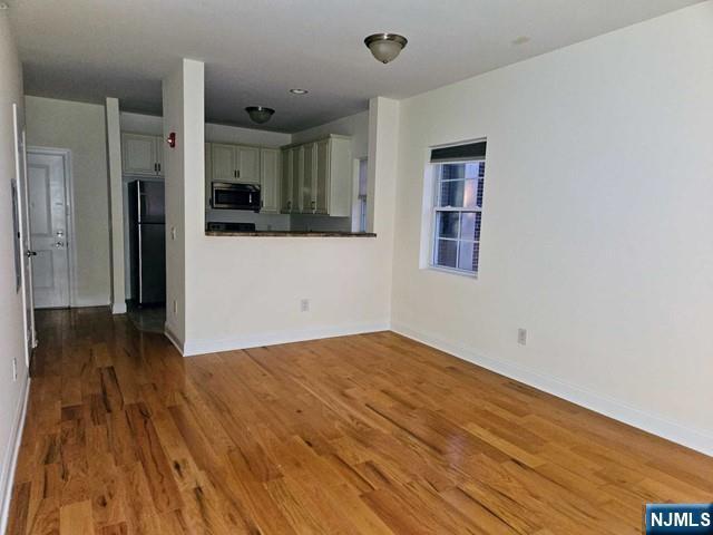 Building Photo - 6 Madison Ave