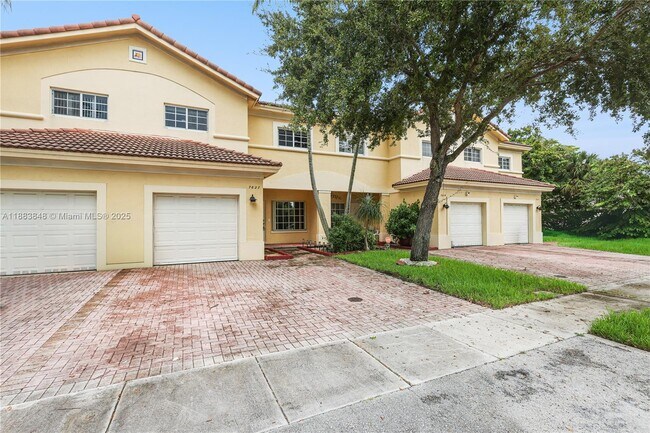 Building Photo - 7627 E Stonecreek Cir