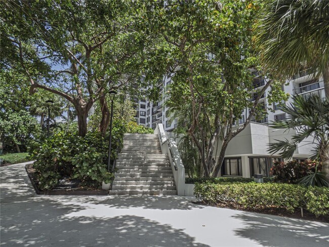 Building Photo - 2333 Brickell Ave