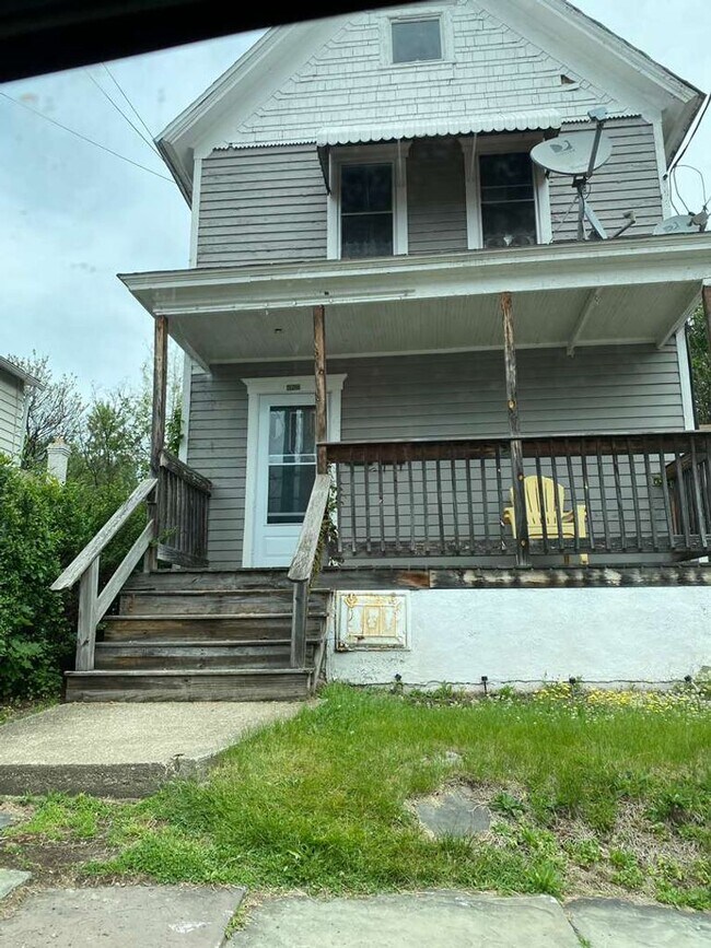 Building Photo - 928 Clearview St