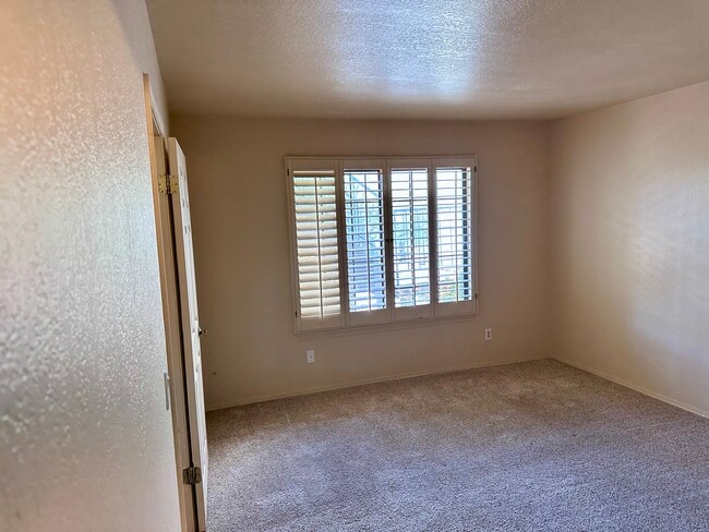 Building Photo - 11456 N Fairway Dr