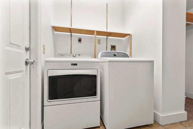 Building Photo - 182 Guinea Rd