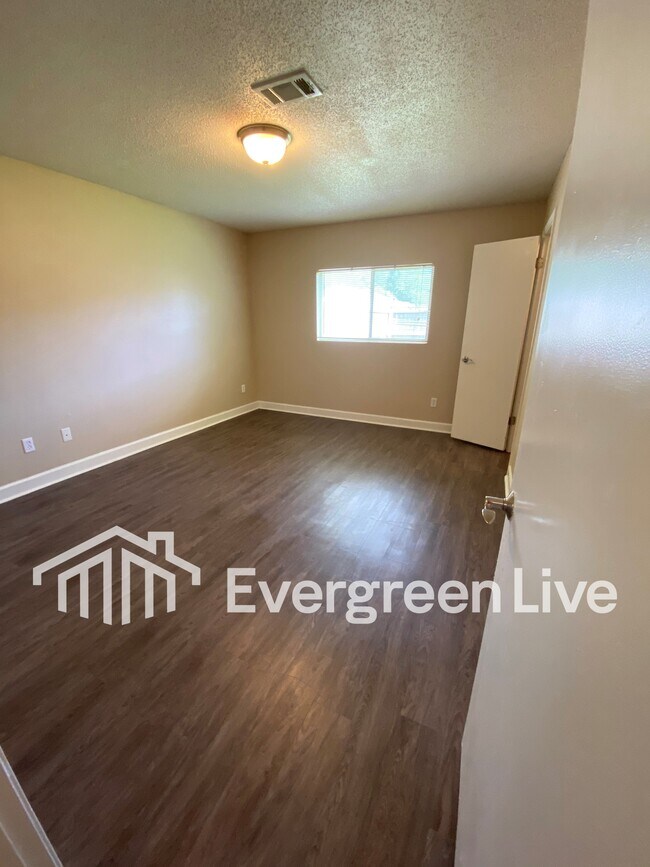 Building Photo - 48 Callan Ct