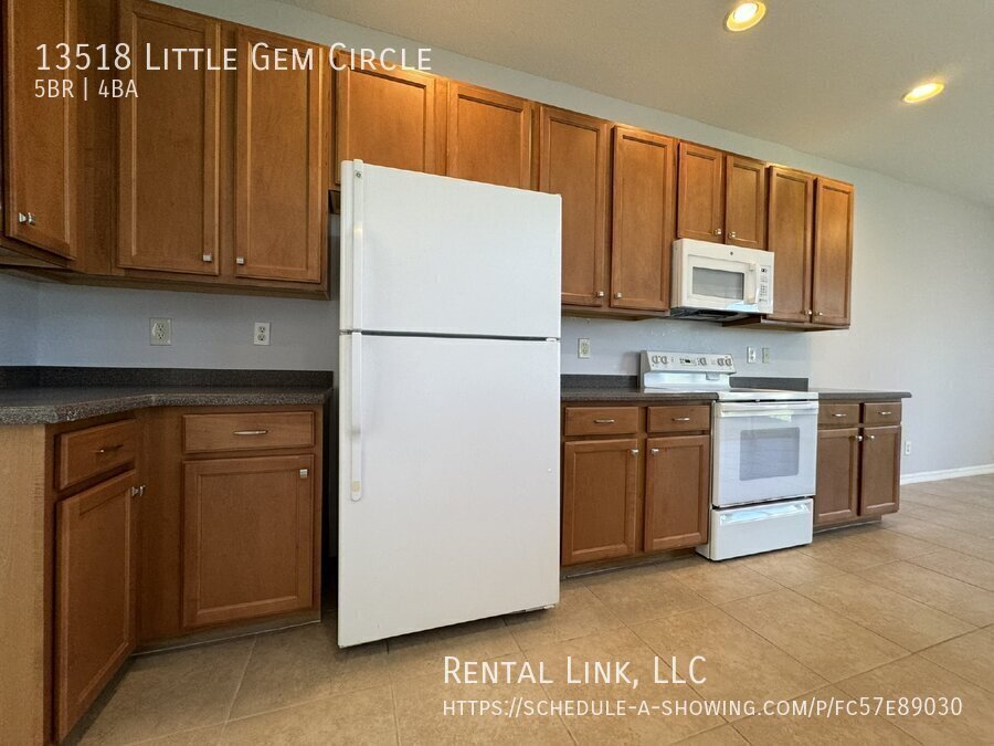 Building Photo - 13518 Little Gem Cir