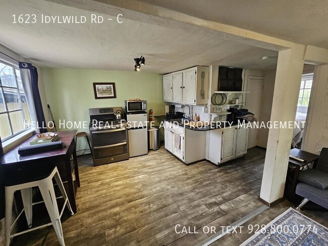 Building Photo - 1623 Idylwild Rd