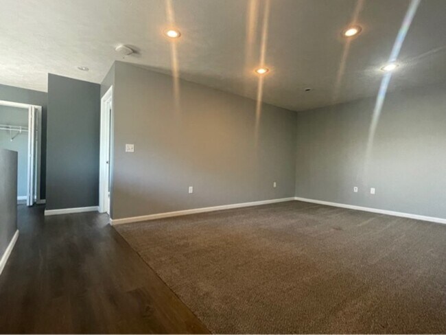 Building Photo - 204 N Carey St