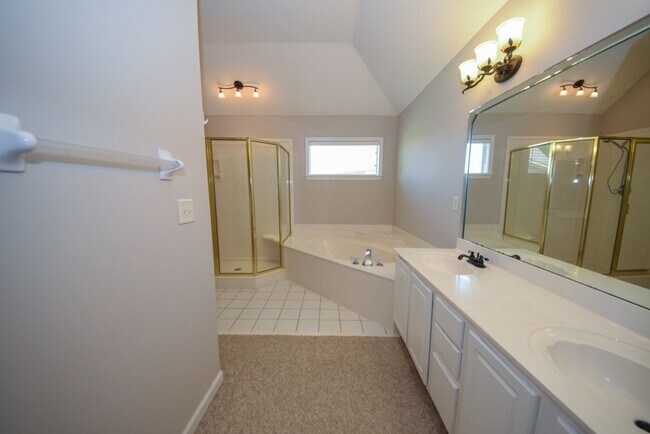 Building Photo - Gorgeous 3 bed, 2 bath with BONUS in Cordova.