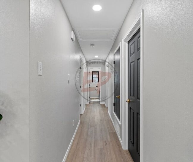 Building Photo - 1190 Greenwood Ln