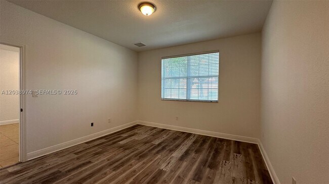 Building Photo - 966 SW 147th Ave