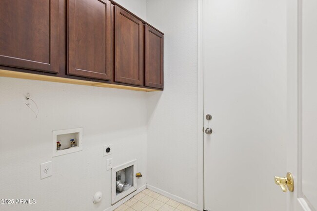 Building Photo - 2261 W Mila Way