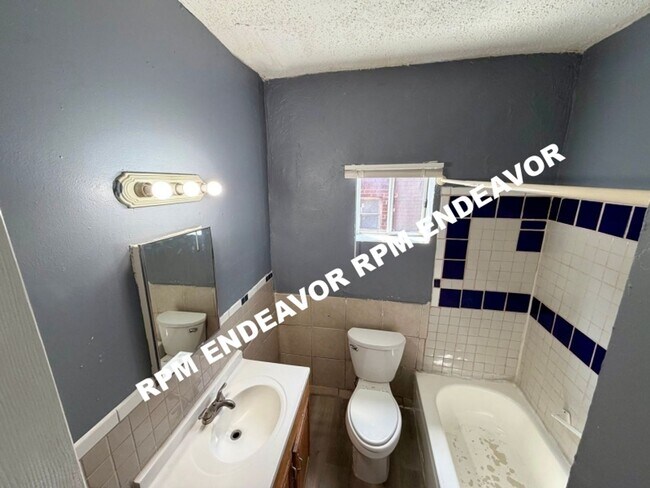 Building Photo - 1407-1407 Rowan Ave