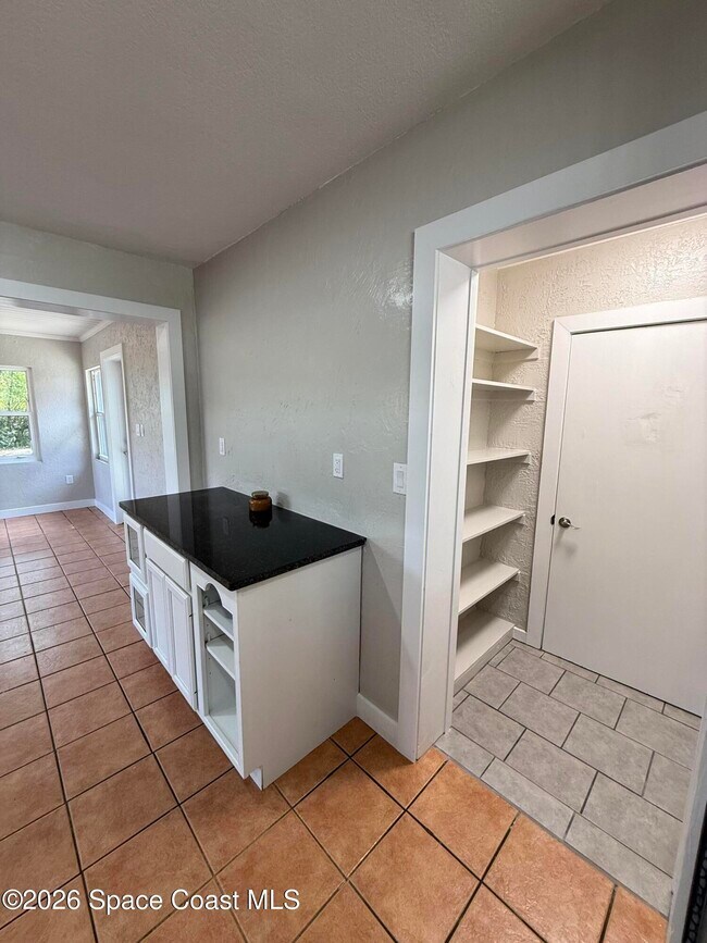 Building Photo - 9 Lemoine Ave