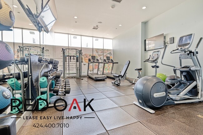 Building Photo - 1168 S Barrington Ave