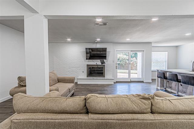 Building Photo - 1805 W Cedar Elm Dr
