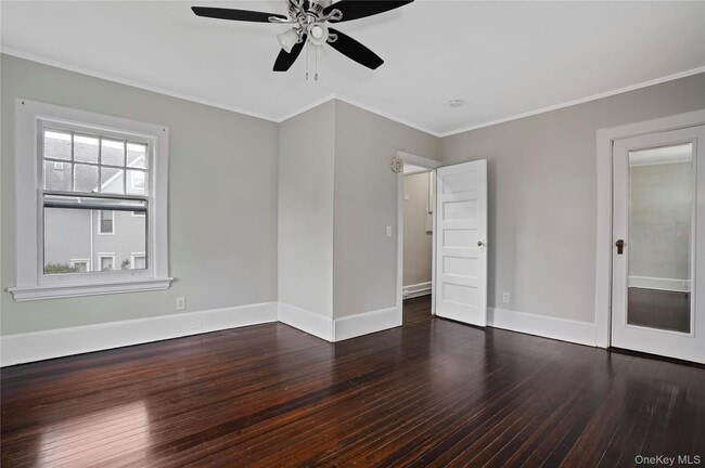 Building Photo - 9 Ridgeview Ave