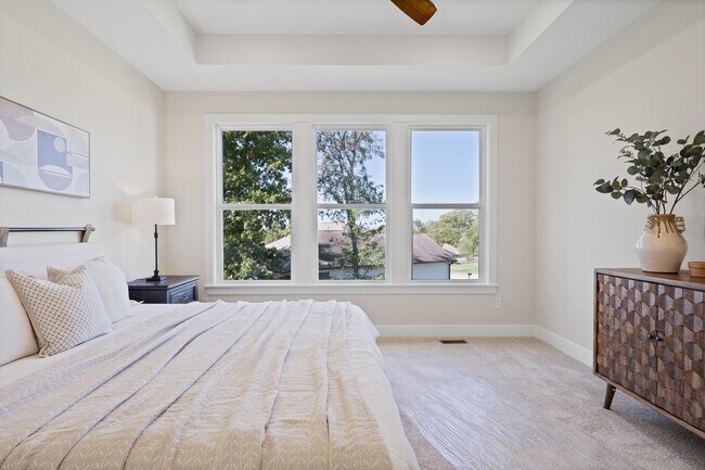 Building Photo - 5201 Buttercup Dr