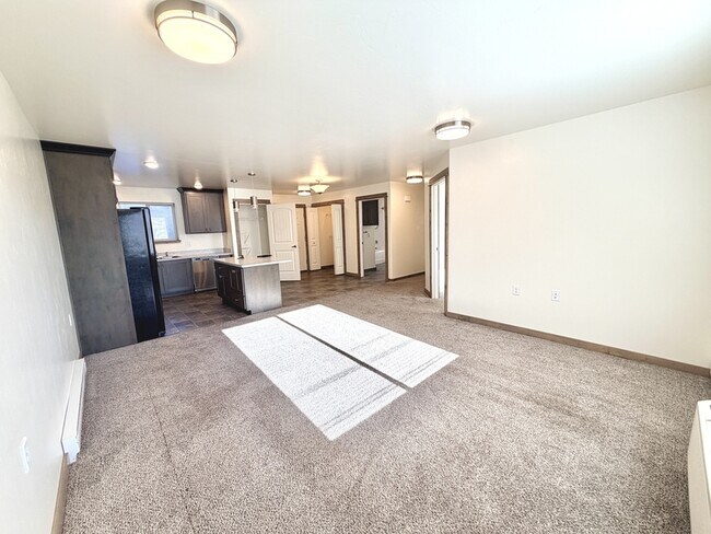 Building Photo - 901 Gibbon St