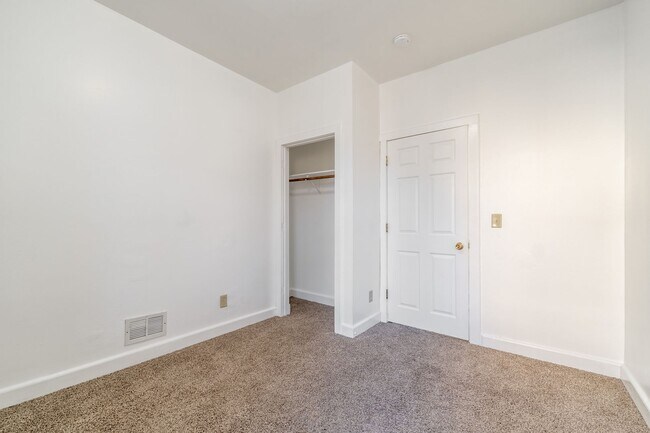 Building Photo - 5432 23rd Ave