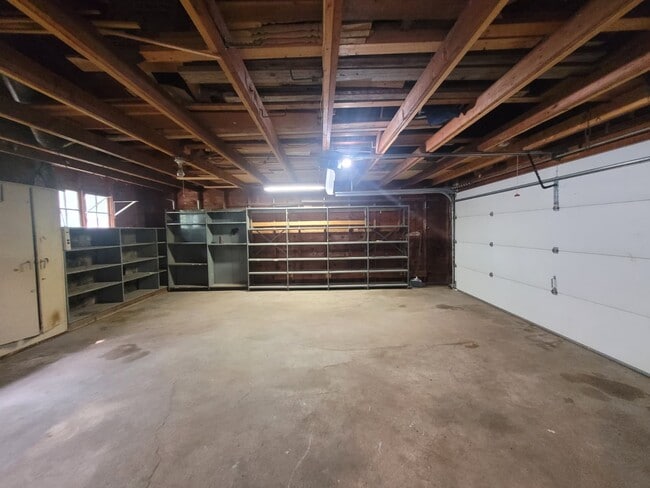 Building Photo - 3115 E Seedling Mile Rd