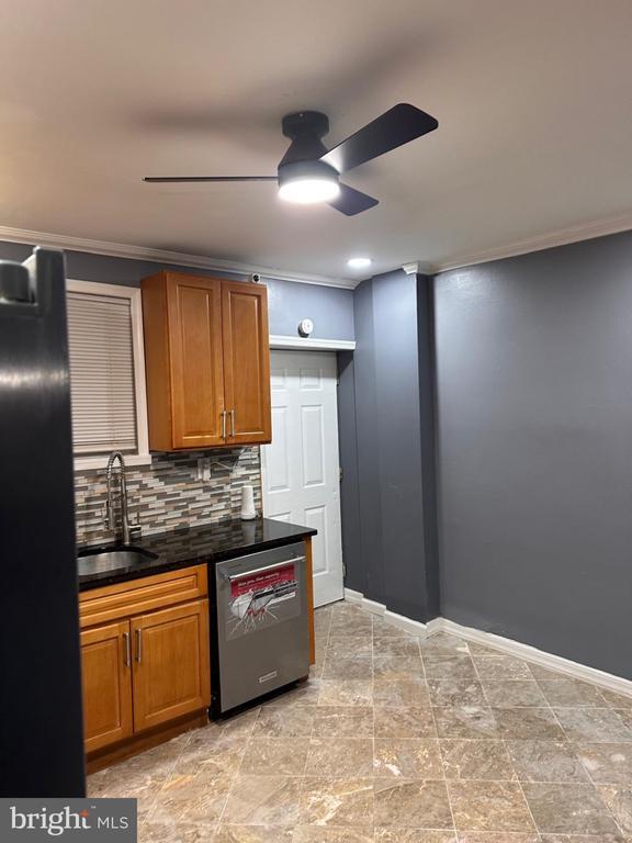 Building Photo - 1338 S Hicks St