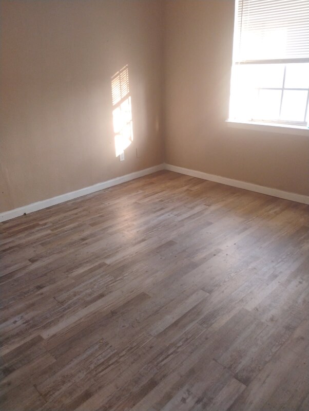 Building Photo - 3215 Clarksville St